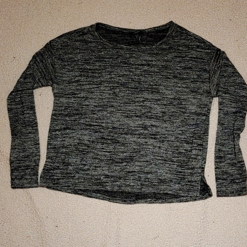 Black/gray long sleeve